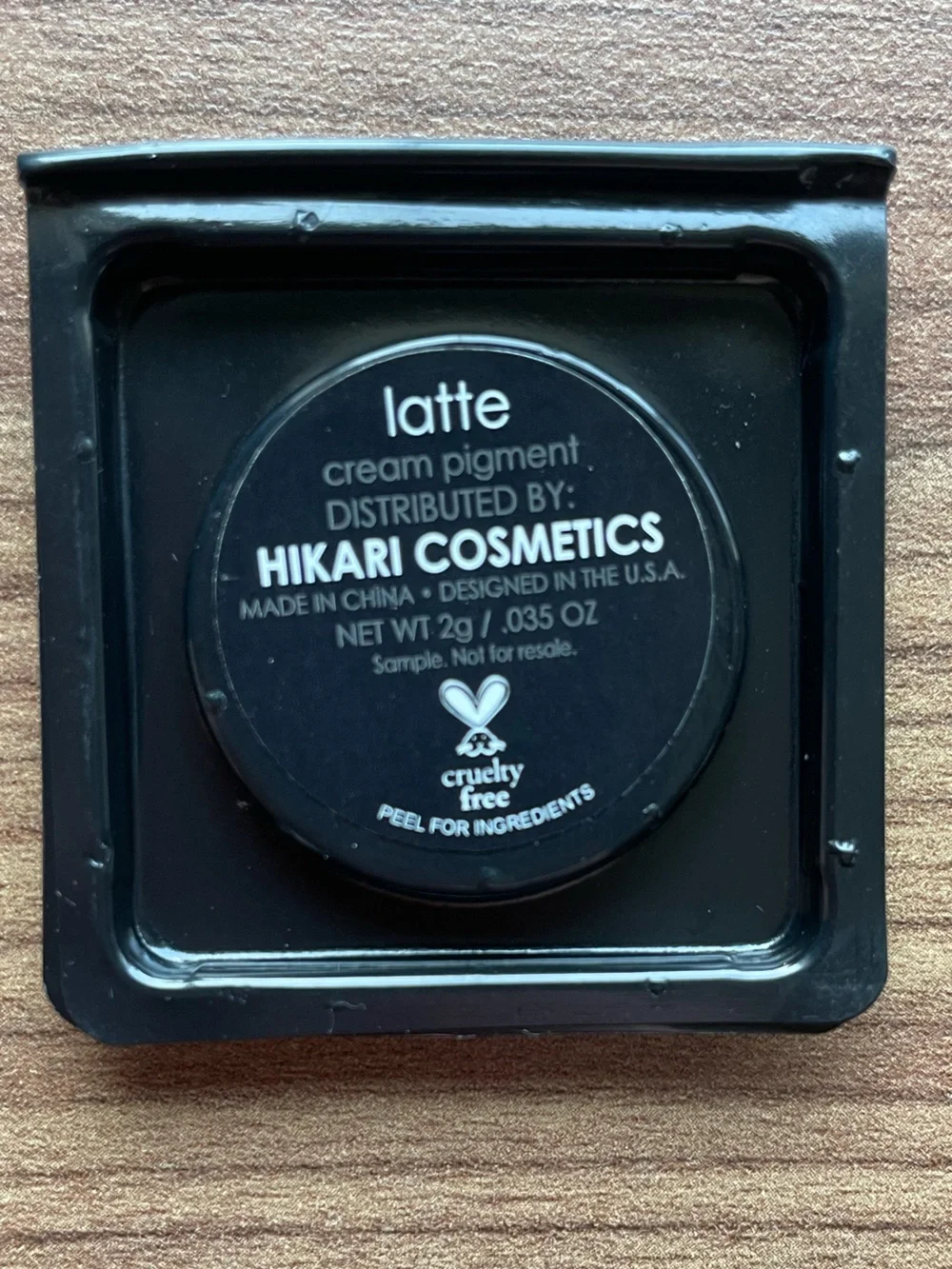 Hikari Cream Pigment Eyeshadow  “Latte”